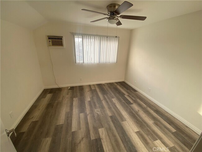 Foto del edificio - 2553 E Terrace St