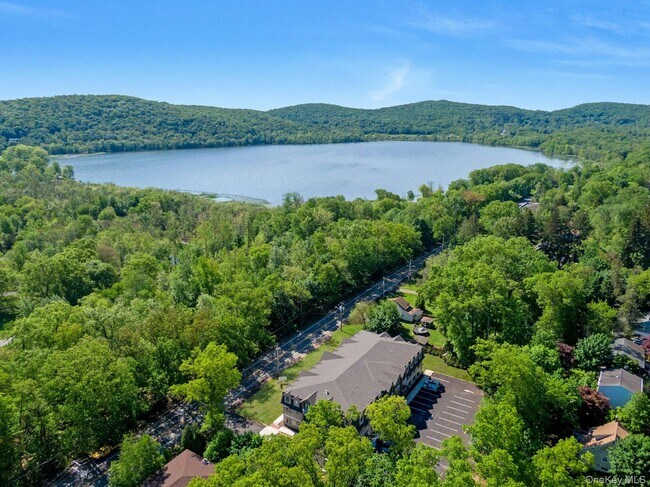 Foto del edificio - 962 US-9W