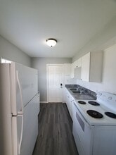 Building Photo - 2822-2824-2824 E 5th Ave