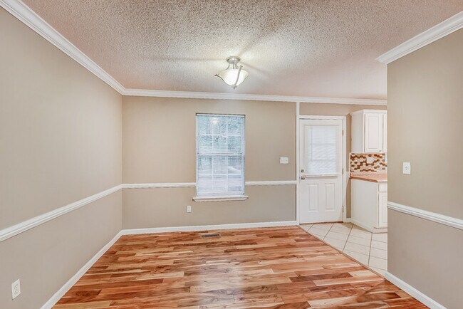 Building Photo - 3 Bedroom in McCalla