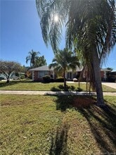 Building Photo - 154 SE Selva Ct