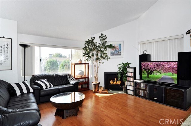 Foto del edificio - 10411 W Garden Grove Blvd