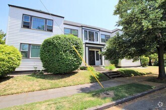 Building Photo - 2330 SE 22nd Ave