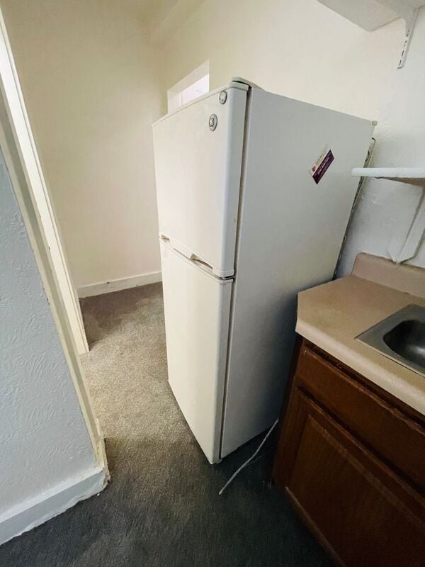 Building Photo - 604 W Maple Ave