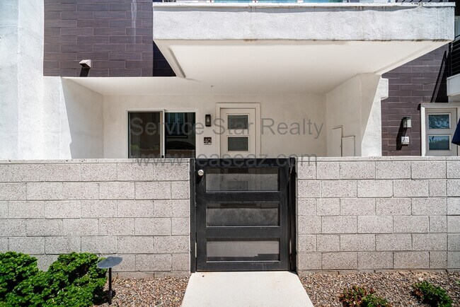 Foto del edificio - 4444 N 25th St