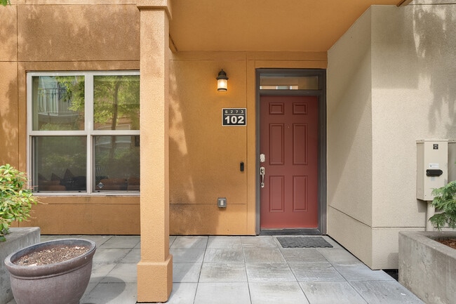 Building Photo - 6273 NE Carillion Dr