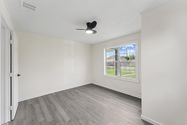 Building Photo - 4715 Engleford St