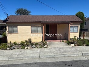 Building Photo - 674 Spencer St