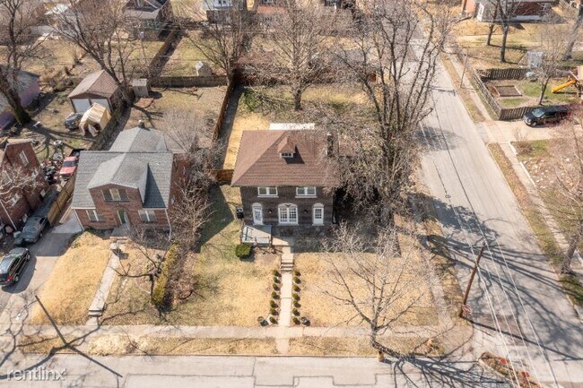 Foto del edificio - 3 br, 3 bath House - 1255 Waldron Ave