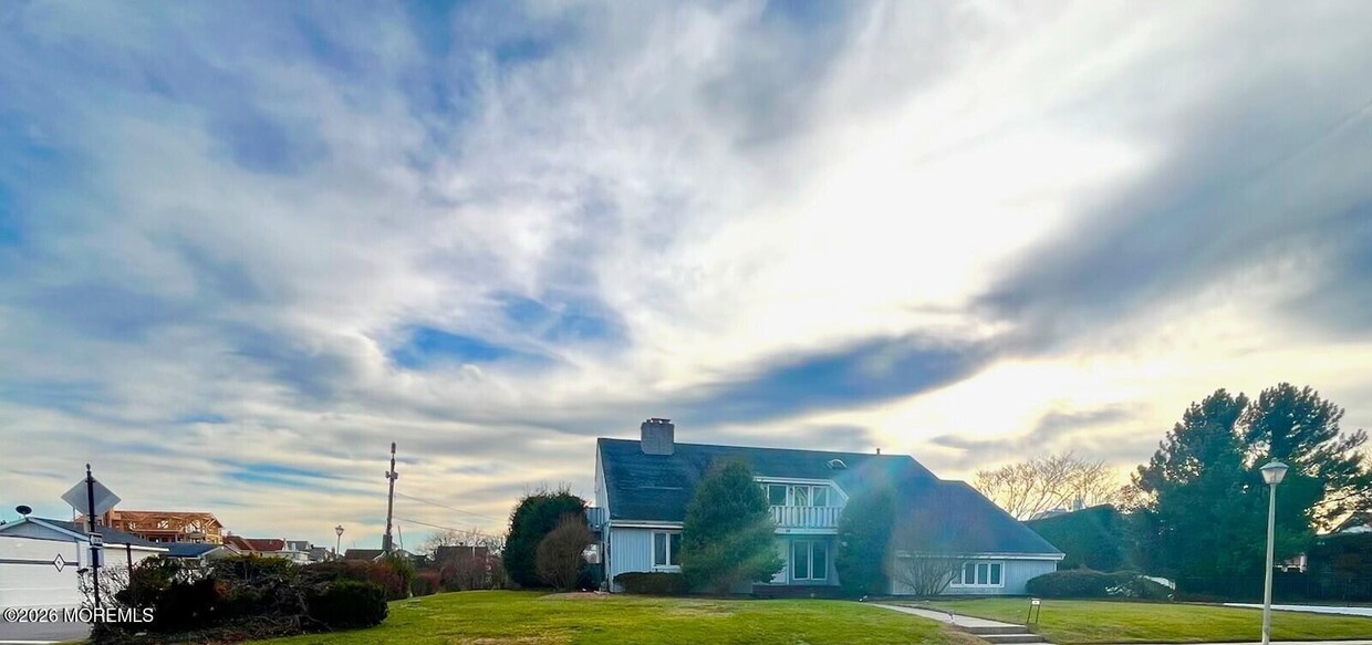 Foto del edificio - 16 Corlies Ave