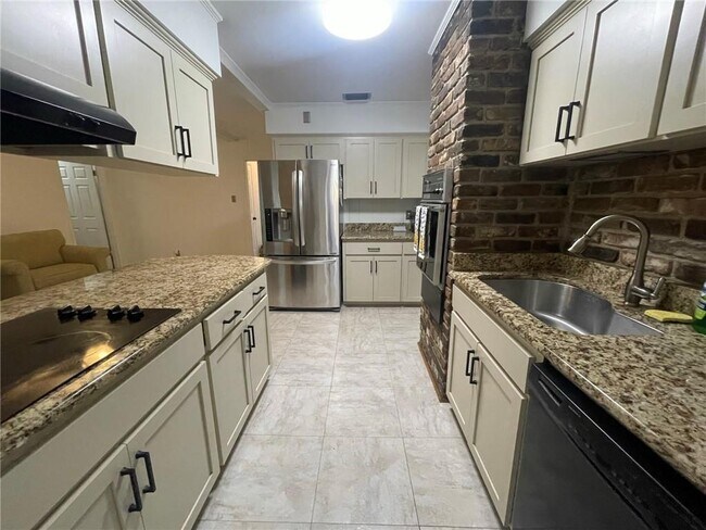 Foto del edificio - 2760 Brevard Dr