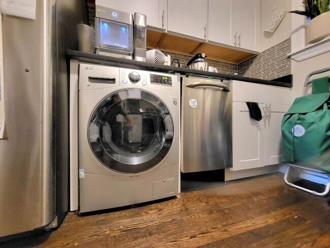 Foto del edificio - 1056 W Lill Ave