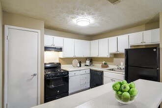 Building Photo - Stratford Ridge