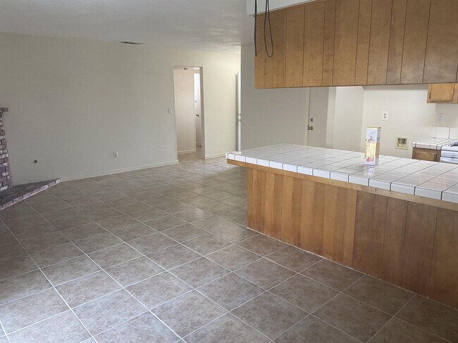 Building Photo - 4712 Millbrook Way