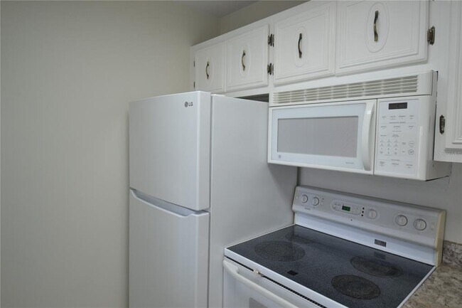 Foto del edificio - 329 Moorings Cove Dr