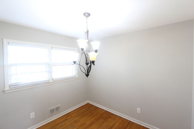 Foto del edificio - 3 Bedroom, 1 Bath!  New on the Market and ...