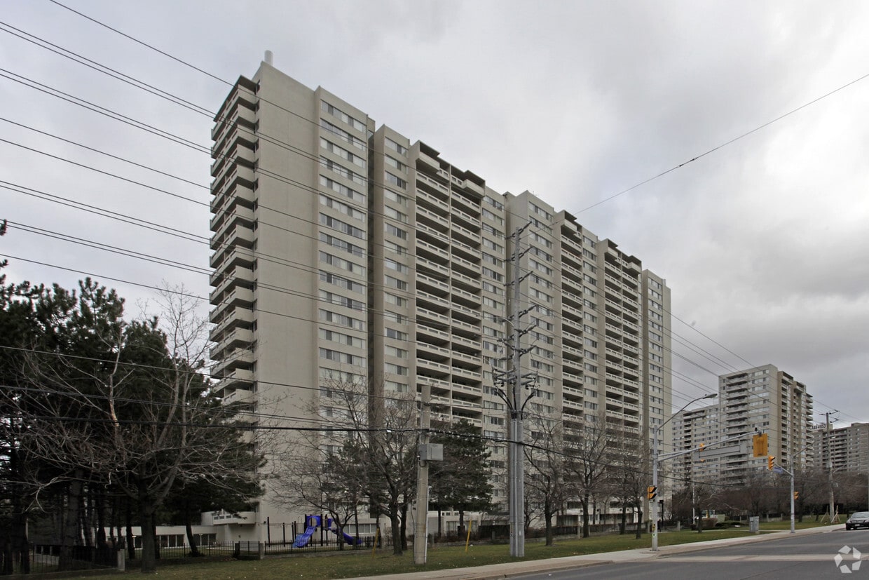 Primary Photo - Mississauga Place
