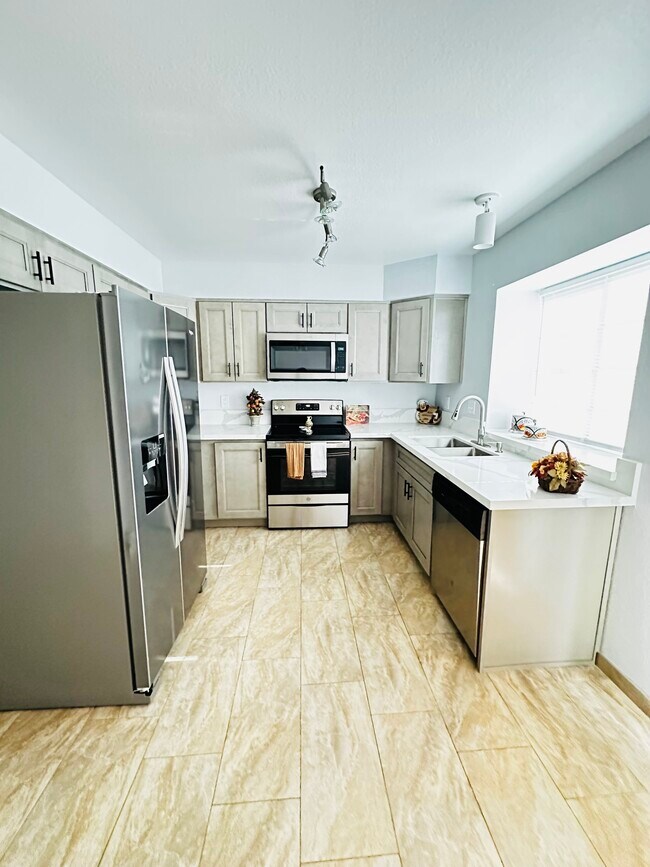 Foto del edificio - 4901 E Kelton Ln