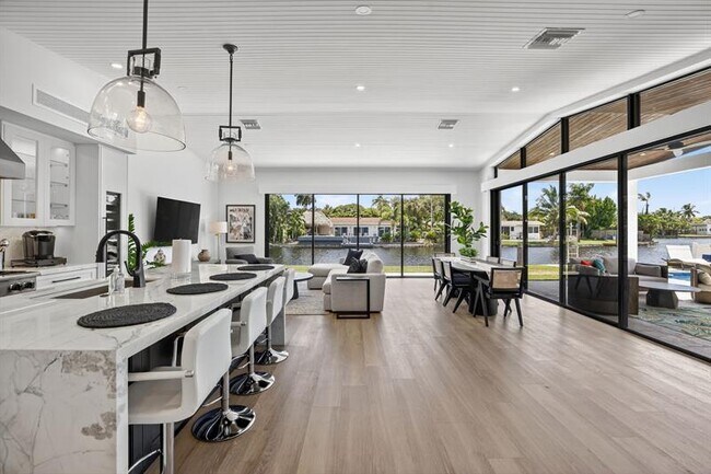 Building Photo - 2157 Coral Gardens Dr