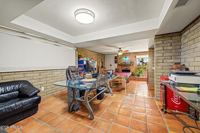 Building Photo - 6510 E Dixileta Dr