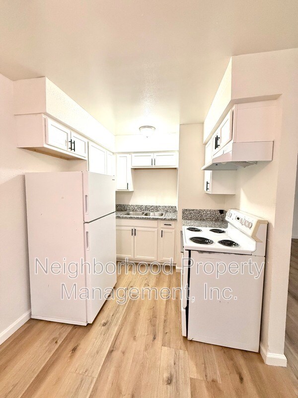 Foto del edificio - 1429 E Cambridge Ave