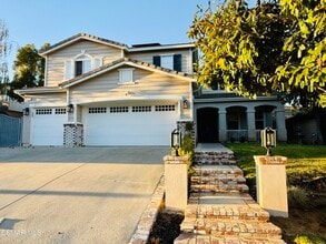 Building Photo - 2339 Rudolph Dr