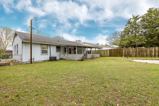 Foto del edificio - 223 Fair Ave