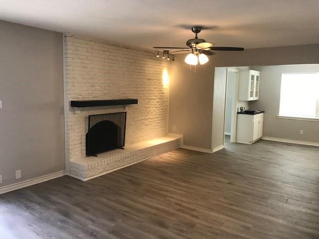 Building Photo - 902 Bradfield Dr