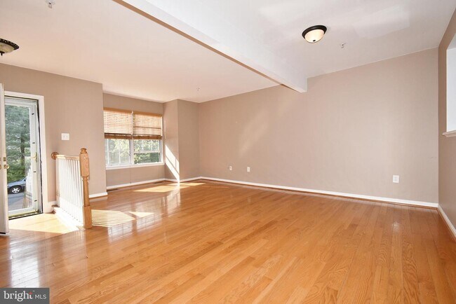 Building Photo - 1318 Walkabout Ct