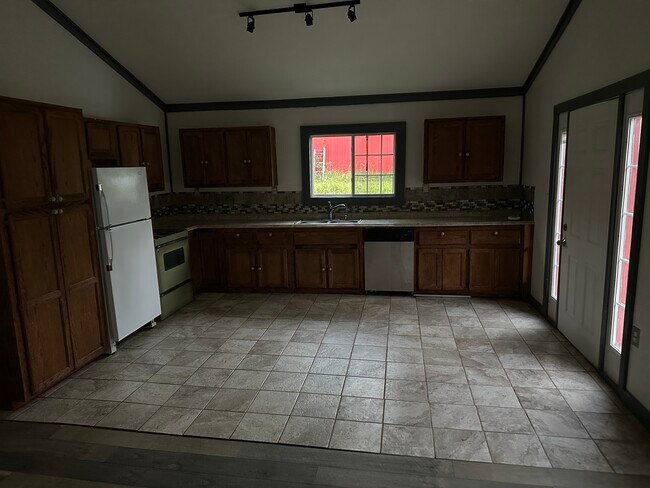 Building Photo - 87 Platinum Dr