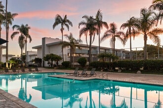 Building Photo - Bay Apartments