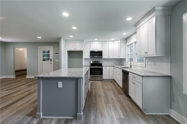 Foto del edificio - 3979 Potomac Dr NW