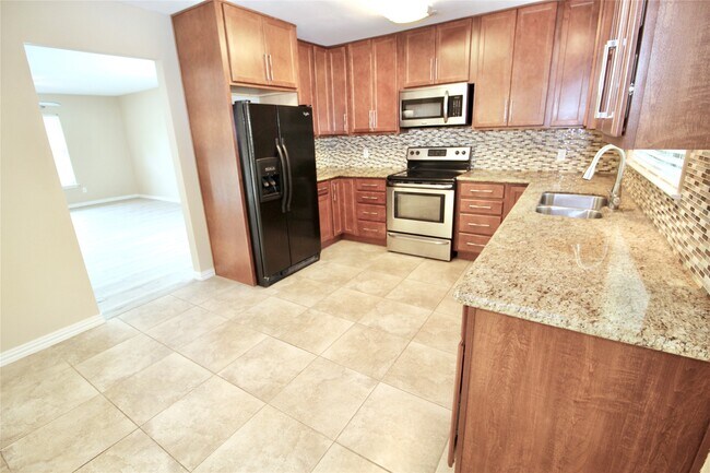 Foto del edificio - 612 E Castle Harbour Dr