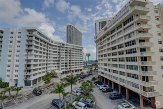 Building Photo - 1817 S Ocean Dr