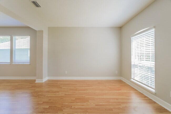 Building Photo - 3305 Turkey Creek Dr