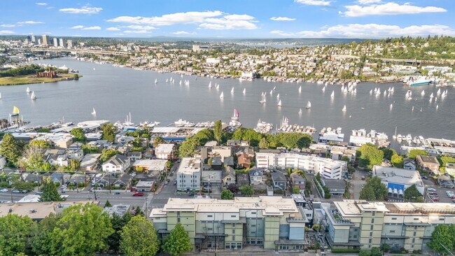 Foto del edificio - Portal Condominiums ~ Queen Anne