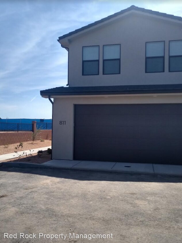 Primary Photo - 3 br, 2.5 bath House - 811 S. Black Alder ...