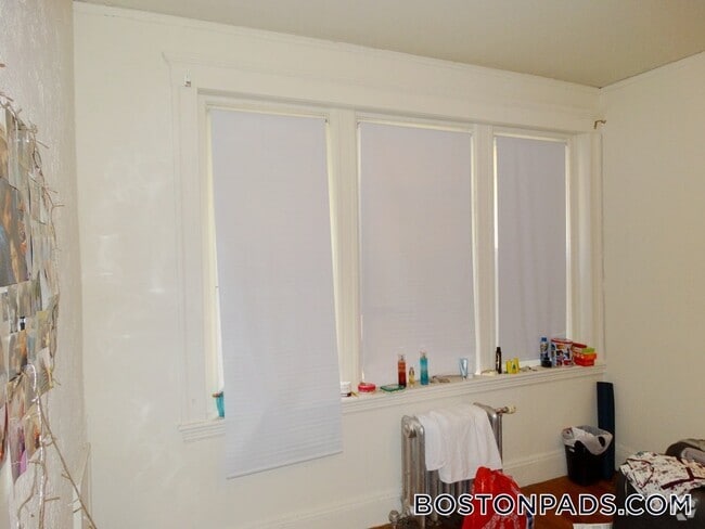 Building Photo - 1167 Boylston St