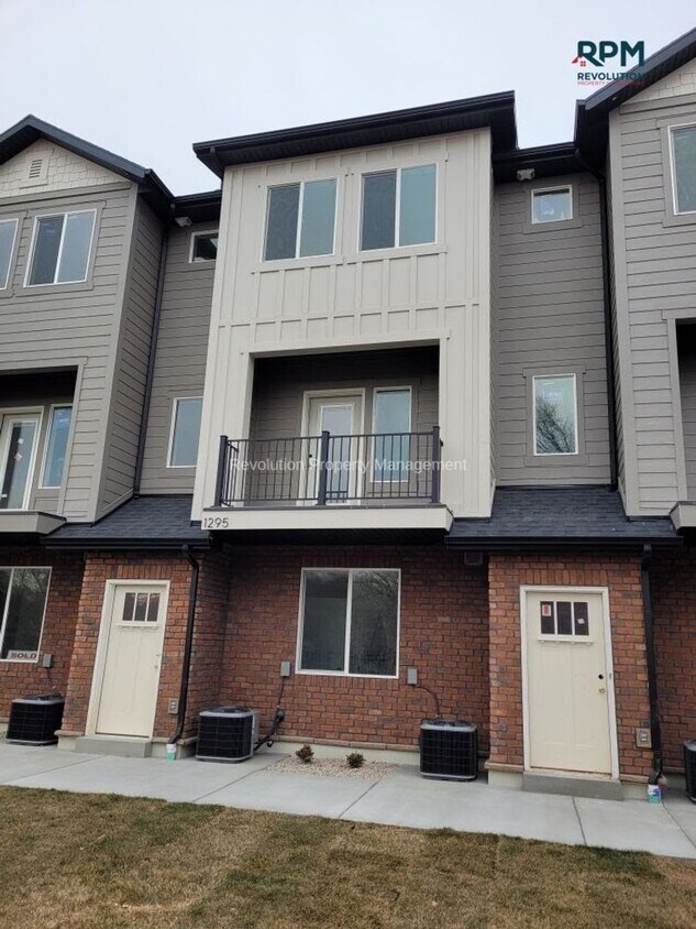 NEW 4 BEDROOM TOWNHOUSE IN OGDEN House Rental in Ogden, UT