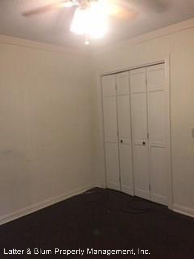 Building Photo - 3 br, 2.5 bath House - 14 Carriage Ln.