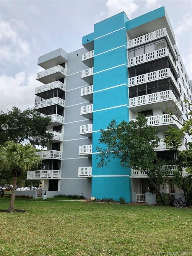 919 Hillcrest Dr Unit 407, Hollywood, FL 33021 Condo for Rent in