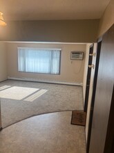 Building Photo - 1238 Edgewood Dr