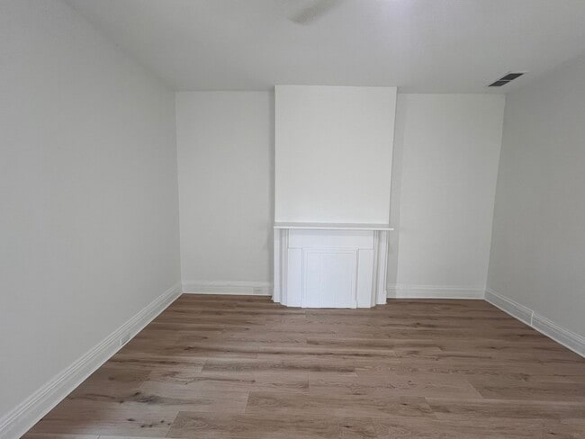 Building Photo - 504 Fairfield Ave