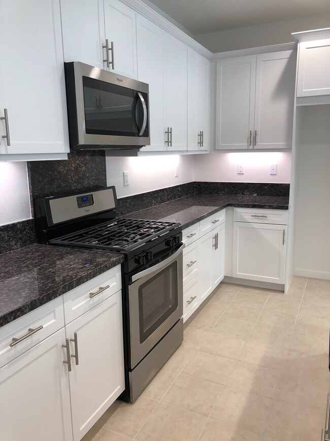 Building Photo - West Creek - 3 bedroom, 2.5 bath Townhome!
