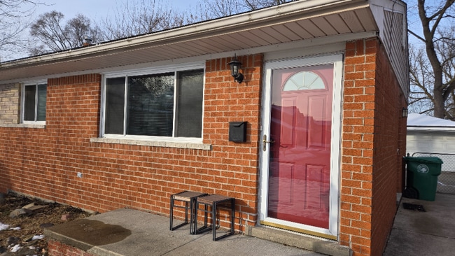 Building Photo - 30994 Dover St