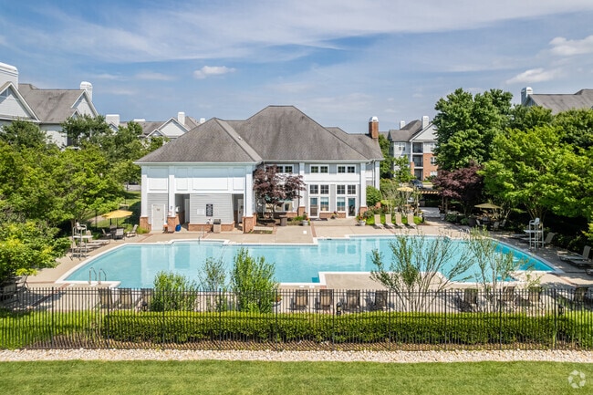 Piscina - The Apartments at Cambridge Court