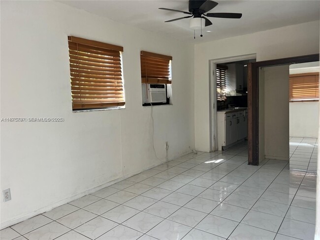 Foto del edificio - 7021 SW 30th St