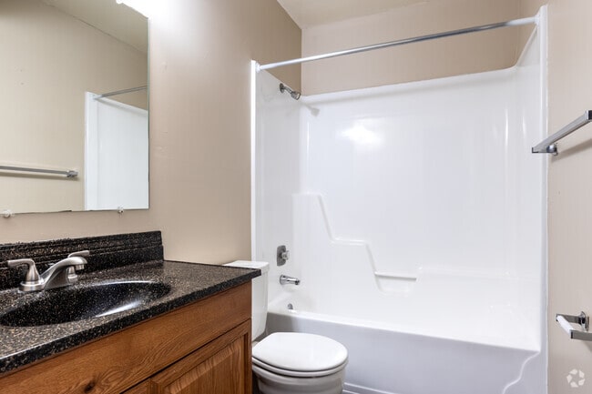 2BR, 1BA - 755SF - Woodlake