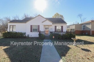 Building Photo - 3820 E 22nd Pl