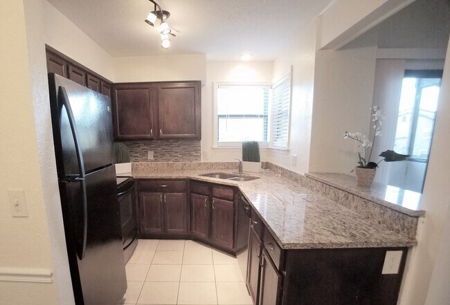 Building Photo - Beautiful 1/1 Remodeled Condo for Rent in ...
